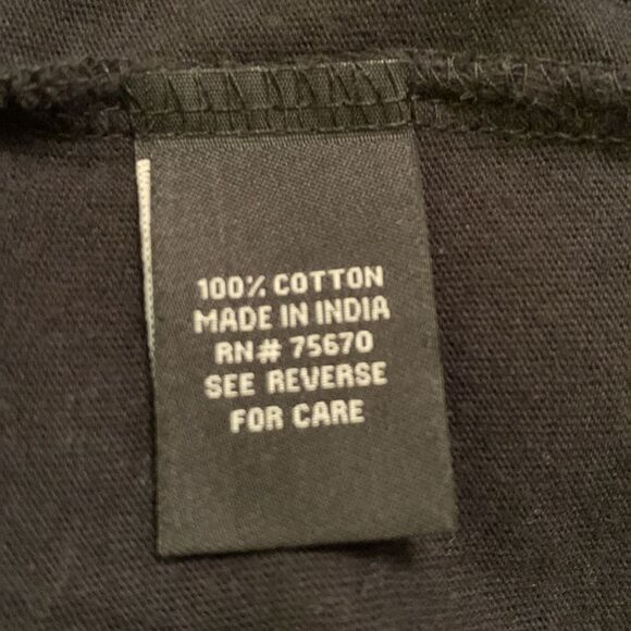 WXYZ Skulls and Roses T- shirt Gotic Front Pocket Size M - Picture 7 of 7